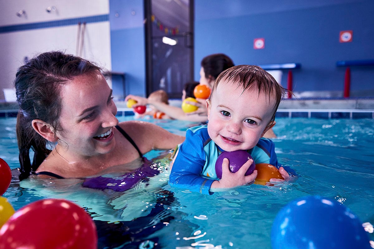 Do I need a swim cap? 3 Reasons why every swimmer should wear a swim cap  during swim lessons!